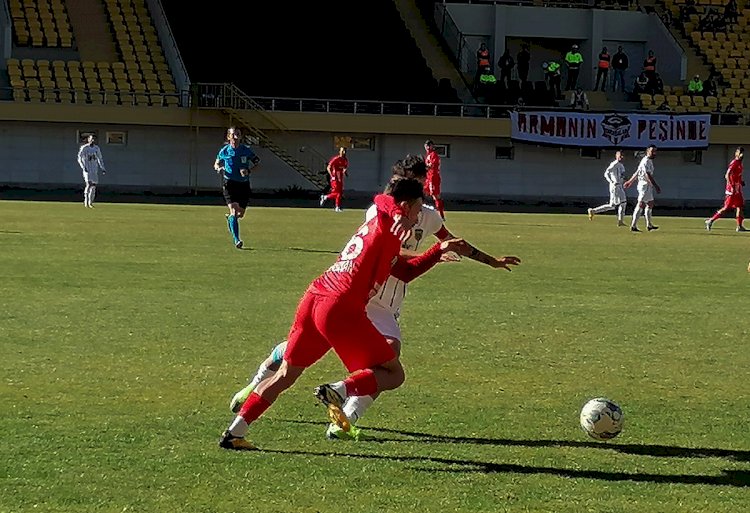 Bayburt Özel İdarespor kendi sahasında  Batman Petrol Sporla 12. haftada berabere kaldı