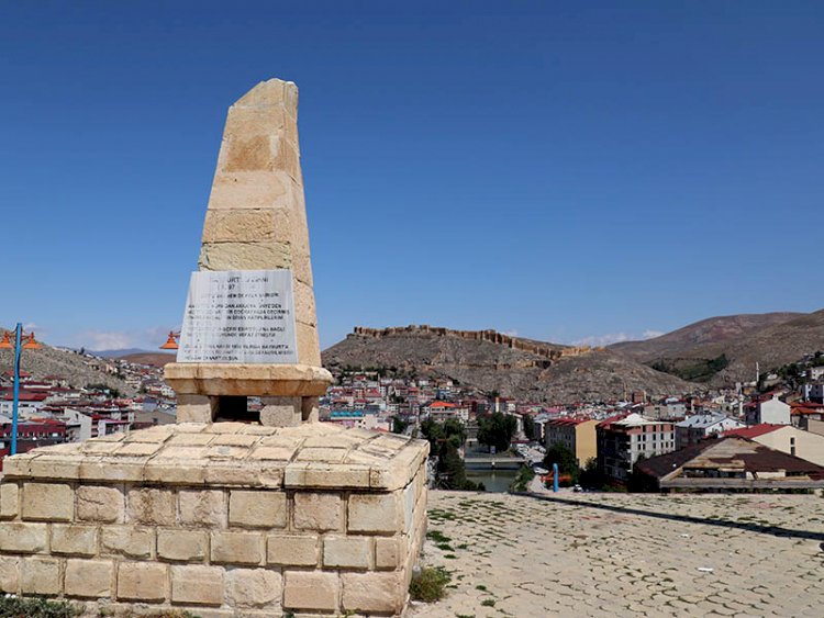 Şair Zihni Türbesi