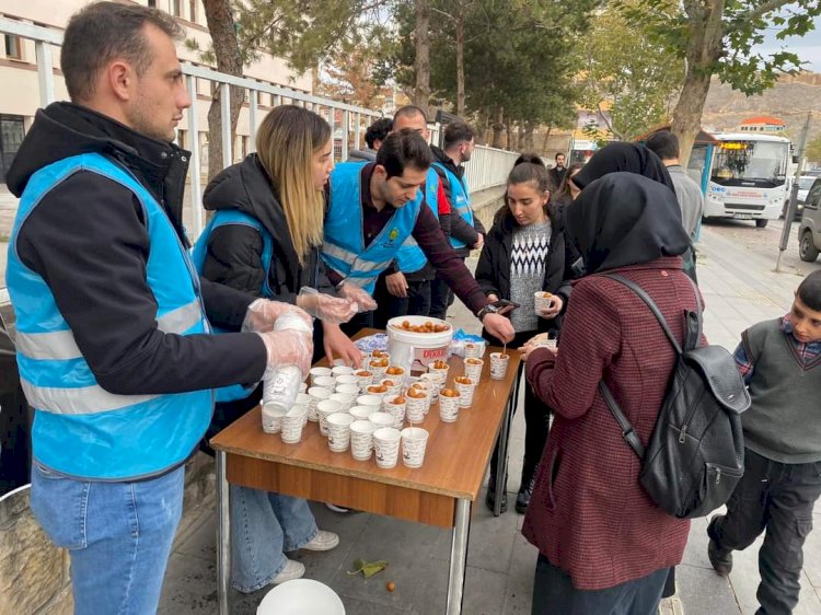 24 Kasım öğretmenler gününde anlamlı hareket