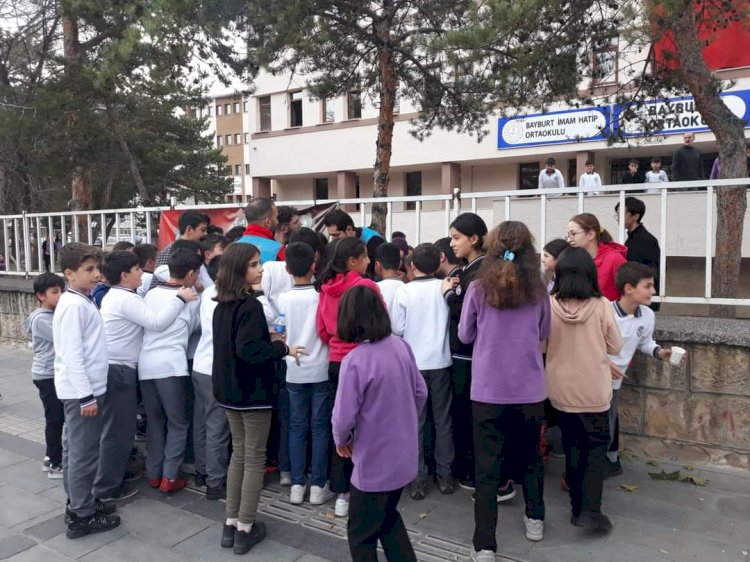 24 Kasım öğretmenler gününde anlamlı hareket