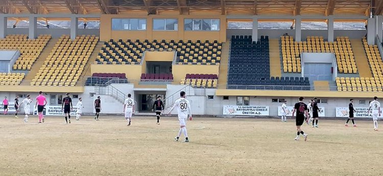 Bayburt Özel İdarespor kendi evinde tek golle mağlubiyet.
